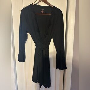 Jennifer Lopez Elegant Black Robe with Lace Trim Sz L
